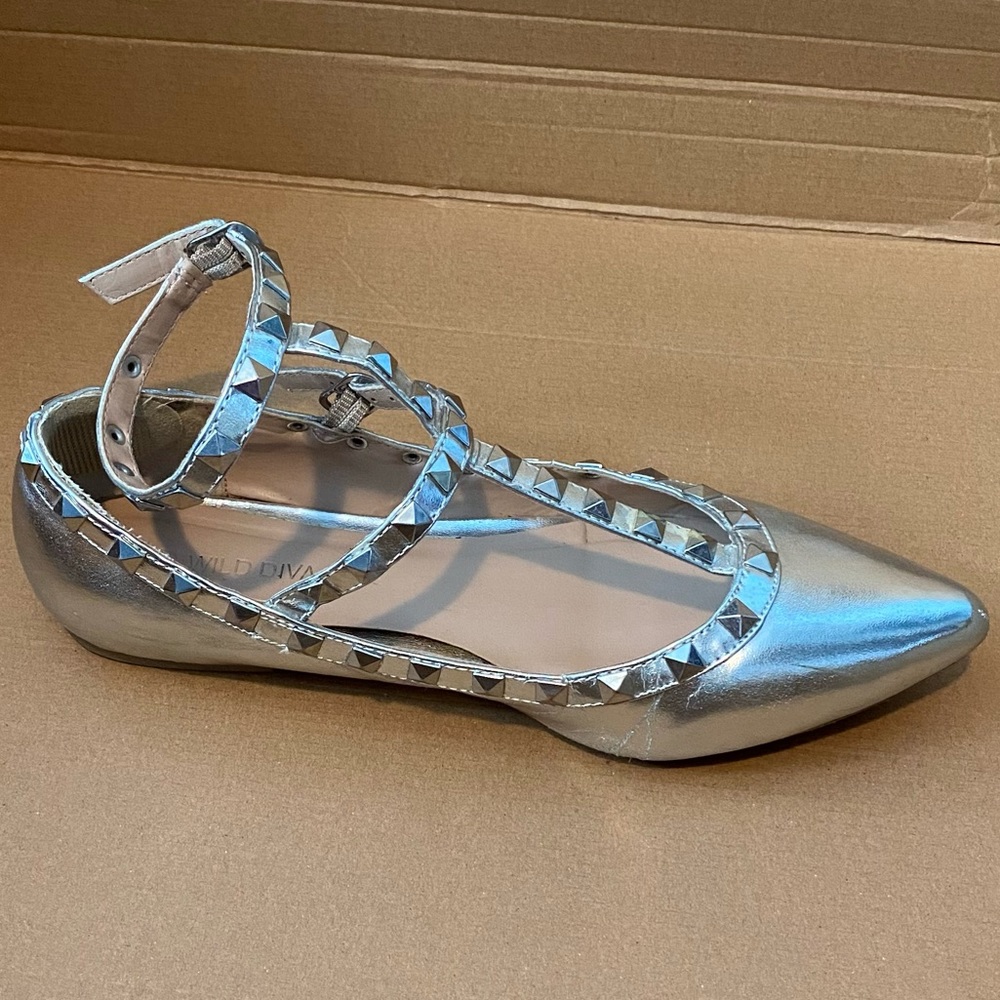 Silver shoes - Picture 2 of 3